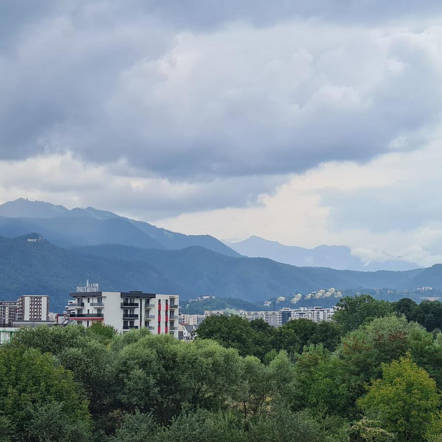 Panoramic Apartment Брашов Екстериор снимка
